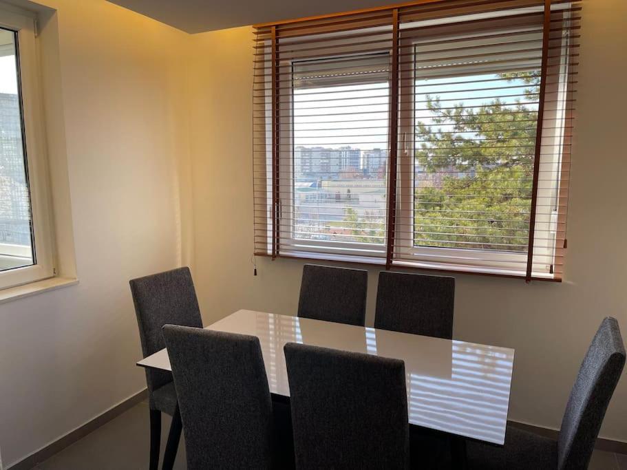 Idealapartments Llc 4 普里什蒂纳 外观 照片